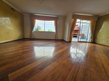 Casa de 4 habitaciones, Quito · Venta Casa Calle Einstein, Carcelen, 2 Parqueaderos, 170 m, 4 Habitaciones
