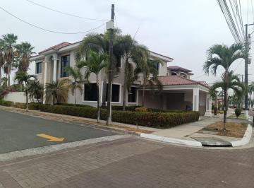 Casa de 4 habitaciones, Guayaquil · Casa de Alquiler Amoblada, Urb. Santa María de Casa Grande, 4 Dorm..