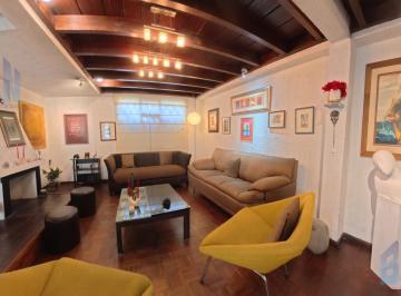 Casa · 255m² · 3 Habitaciones · 3 Estacionamientos · Casa Independiente Sector Cotocollao 315 m $