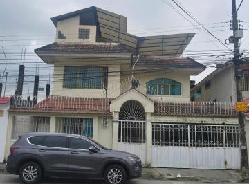 Casa de 5 habitaciones, Guayaquil · Vendo Casa Amplia en Alamos Norte, Empresas o Familia