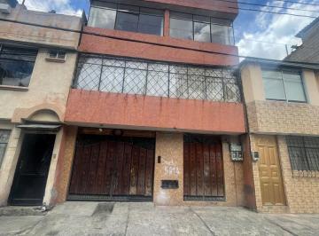 Casa de 4 habitaciones, Quito · Casa de Venta Carapungo, Tres Pisos, Departamentos, Locales, Excelente Inversión