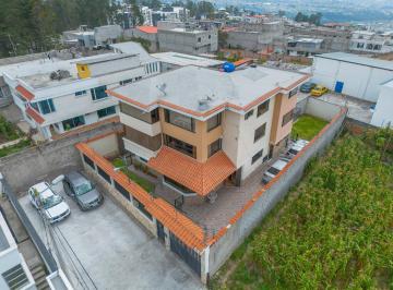 Casa de 6 habitaciones, Quito · Casa en Venta 444 m² San Isidro del Inca - Buenos Aires