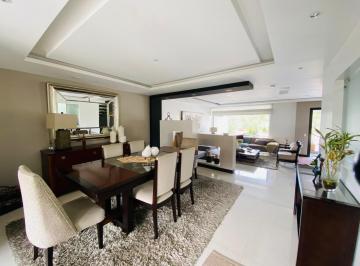 Casa · 335m² · 3 Habitaciones · 2 Estacionamientos · Casa de Venta en Cumbayá Sector Yanazarapata