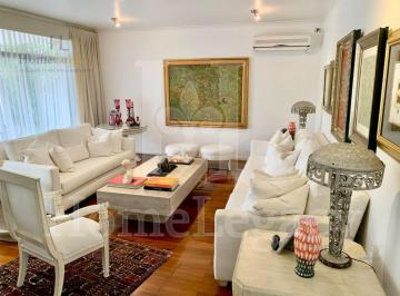 Casa · 650m² · 4 Habitaciones · 1 Estacionamiento · Venta de Casa en Los Primeros Km de Samborondón Am