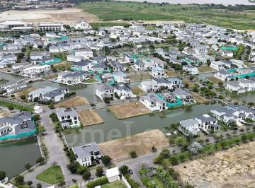 Terreno / Lote · 594m² · Venta de Terreno con Vista Al Canal – Aires de Batán, Samborondón Am