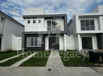 Casa · 151m² · 3 Habitaciones · 2 Estacionamientos · Venta de Casa en Proyecto Ciudad Celeste Ad