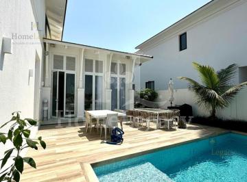 Casa · 335m² · 4 Habitaciones · 2 Estacionamientos · Venta de Casa con Piscina - Aires de Batán, Samborondón Am