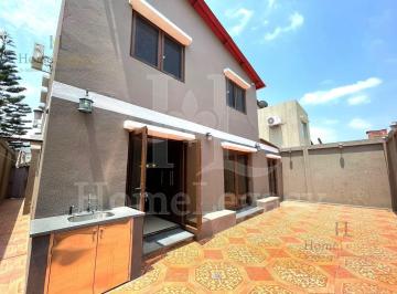 Casa · 187m² · 5 Habitaciones · 2 Estacionamientos · Casa en Venta Urbanización Terranostra Ak