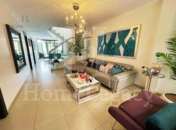 Casa · 280m² · 4 Habitaciones · 2 Estacionamientos · Venta de Casa - Urb. Punta Esmeralda con Piscina Ak