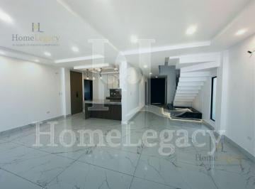 Casa · 220m² · 3 Habitaciones · 2 Estacionamientos · Venta de Casa en Estreno – Isla Celeste Ad