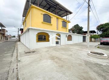 Casa de 6 habitaciones, Machala · Casa Esquinera en Venta en Liliam María, Machala