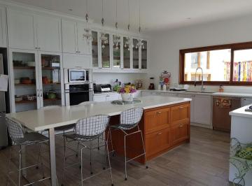 Casa de 4 habitaciones, Quito · Casa de 500 m² con 4 Habitaciones en Venta en Cumbayá - La Viña