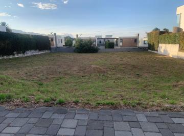 Terreno / Lote de 1 habitación, Quito · Vendo Magnifico Lote Plano en Urbanizacion Cerrada, Sector Pachosalas