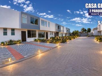 Casa de 3 habitaciones, Quito · Tu Casa Propia con Excelente Iluminación a 5 Minutos del Portal Shopping