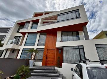 Casa de 4 habitaciones, Quito · Casa Moderna en Venta en Urbanización Balcón del Norte – Carcelén, Quito Norte