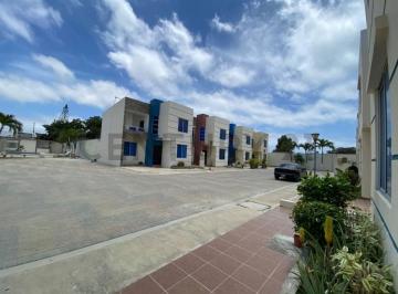 Casa · 108m² · 3 Habitaciones · 2 Estacionamientos · Casa en Venta en Salinas a Una Cuadra del Mar Pcev.