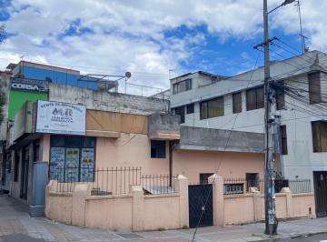 Casa · 254m² · 1 Estacionamiento · Se Vende 2 Casas Independientes y 3 Locales Comerciales en El Sur