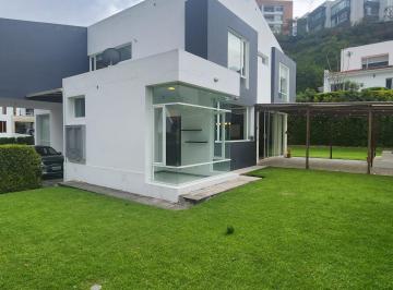 Casa de 4 habitaciones, Quito · Hermosa Casa Moderna de Venta Urbanizacion Exclusiva Cumbaya por Ruta Viva
