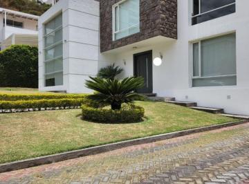 Casa de 4 habitaciones, Quito · Hermosa Casa Moderna de Venta Urbanizacion Exclusiva Cumbaya por Ruta Viva