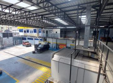 Bodega-Galpón · 920m² · 4 Estacionamientos · Venta de Taller Mecánico Completo