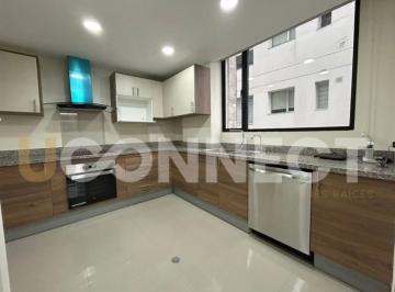 Departamento de 3 habitaciones, Quito · Renta Depto 3 Dorm. c/u con Baño G. Suarez, 2 Parq y Bodega