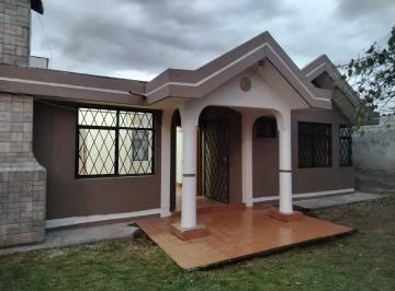 Terreno / Lote de 2 habitaciones, Quito · Terreno con Casa en Guayllabamba