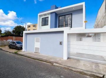 Casa de 4 habitaciones, Machala · Se Vende Casa Familiar Amplia con Espacios Moderno