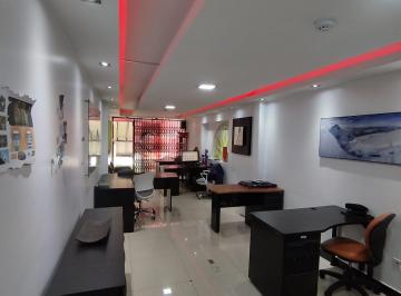 Oficina comercial · 34m² · 1 Estacionamiento · Oficina en Renta, 34 m², en Segundo Piso, en La Av Principal Eloy Alfaro, Quito