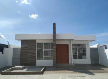 Casa · 110ha · 3 Habitaciones · 1 Estacionamiento · Casa de Una Planta en Conjunto Privado Manta Sa