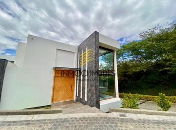 Casa de 5 habitaciones, Quito · Casa de Venta - Renta en El Club Arrayanes