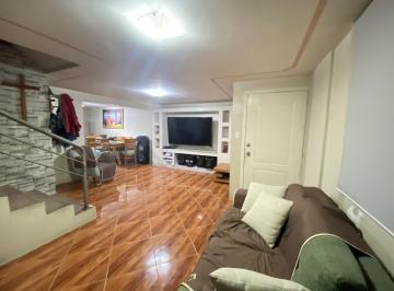 Casa · 157m² · 4 Habitaciones · 1 Estacionamiento · Casa de 4 Hab en Venta Sector La Mascota a 1 Cuadra de La Av Mariscal Sucre