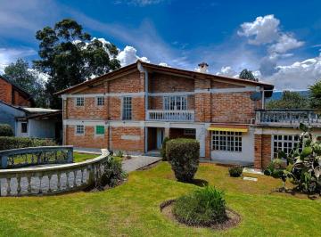 Casa de 4 habitaciones, Quito · Se Vende Hermosa Propiedad Independiente Sector Sangolquí - Valle de Los Chillos