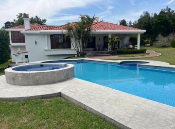 PISCINA E HIDROMASAJE · Casa de Venta Sector Colegio Menor en Conjunto Exclusivo