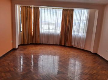 Casa de 10 habitaciones, Quito · Vendo Casa Monteserrin 480 m² /10 Dorm./ con 375 m² Terreno