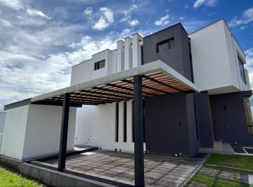 Casa de 3 habitaciones, Quito · Casa en Venta Independiente Estilo Minimalista en El Valle de Los Chillos