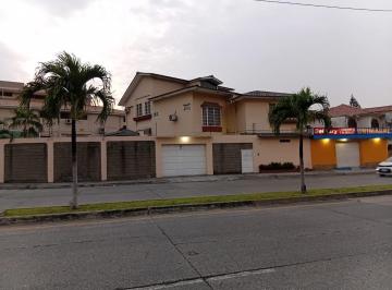 Casa de 4 habitaciones, Guayaquil · Terreno Comercial de 600 m² en Av Leopoldo Carrera | Ideal Centro Médico, Oficinas o Desarrollo Inm