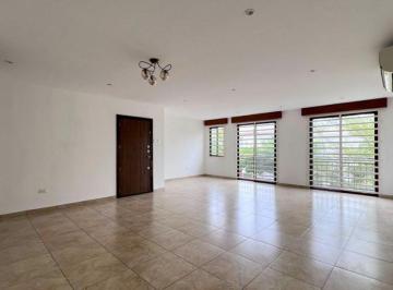 Departamento · 160ha · 3 Habitaciones · 2 Estacionamientos · Departamento Villas del Bosque