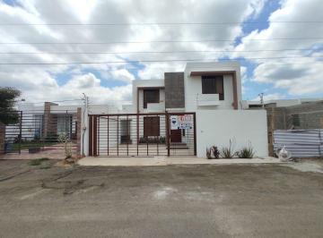 Casa de 4 habitaciones, Portoviejo · Casa de Venta en Portoviejo Cerca Hotel Oro Verde