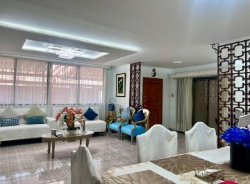 Casa de 12 habitaciones, Guayaquil · Casa Rentera con 479 m² de Terreno, 8 Unidades Entre Suite/departamentos, en Venta en Urdesa Central