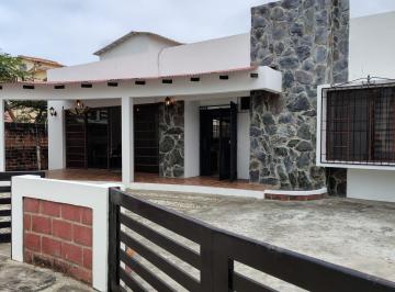 Casa de 3 habitaciones, Playas · Venta Hermosa Casa en Playas, Arenas del Pacífico