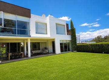 Casa de 4 habitaciones, Quito · Venta o Renta Casa Miravalle Tanda Vista Urbanización