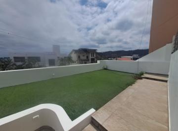 Oficina comercial · 377m² · 4 Habitaciones · 4 Estacionamientos · Venta de Casa en Urdesa Ideal Para Vivienda U Oficina