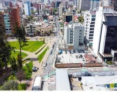 Terreno / Lote · 1123m² · 100 Estacionamientos · Terreno 1123 m Sector Clinica Pichincha