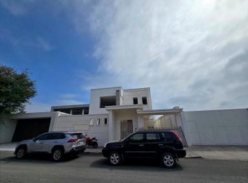 Casa de 6 habitaciones, Manta · Casa de Venta en Urbanización Manta 2000 G/z