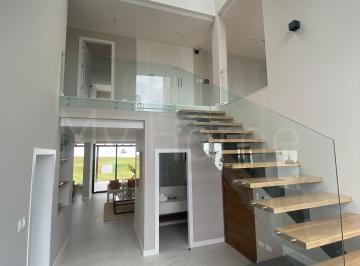 Casa de 3 habitaciones, Quito · Hermosa Casa con Amplio Jardín Dentro de Conjunto