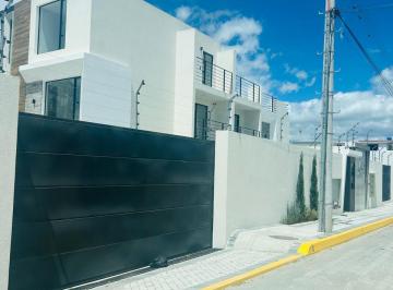Casa de 3 habitaciones, Quito · Casa en Venta en Calderon Proyecto Vip 2 Pisos con Terraza