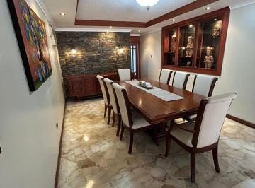 Comedor · Amplio y Elegante Departamento en Los Ceibos