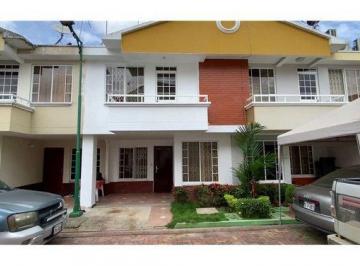 Casa de 3 habitaciones, Machala · Se Arrienda Casa Amoblada en Machala, Urb Privada