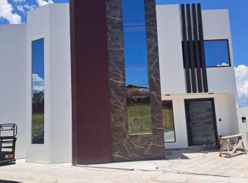 Casa de 3 habitaciones, Riobamba · Casa de Venta en Conjunto Terranova Riobamba
