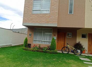 Casa de 3 habitaciones, Quito · Casa Nueva Pomasqui con Piscina en Conjunto 142 m² de 3 Pisos, 3 Dorm